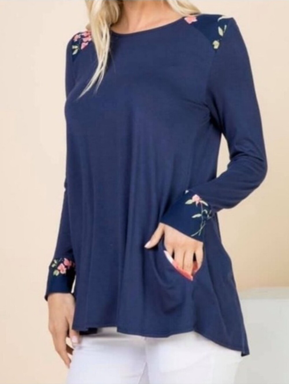 Blue Floral Constrast Long Sleeve Crew Neck Casual Top Size Medium Trïbe NWT